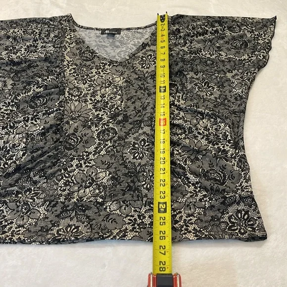 AB STUDIO SIZE XL Floral Lace Black and Gray Women's Top - Picture 2 of 6
